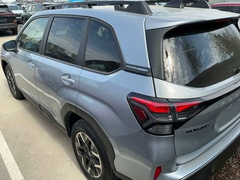 Used 2025 Subaru Forester Premium image 5