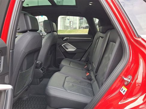 Used 2022 Audi Q3 2.0T Premium w/ Convenience Package image 11