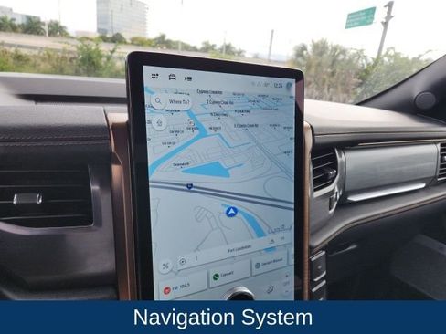 Used 2023 Ford F150 Lightning Lariat image 3