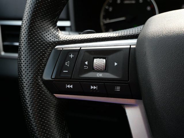 Used 2025 Mitsubishi Outlander AWD image 17