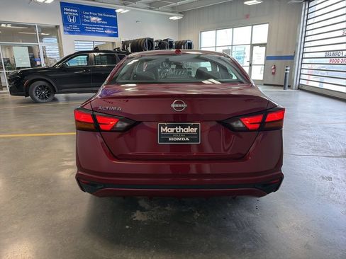 Used 2025 Nissan Altima 2.5 SV FWD image 6
