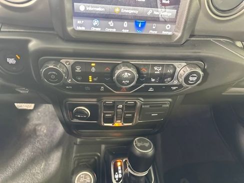 Used 2023 Jeep Wrangler Unlimited w/ Cold Weather Group image 23