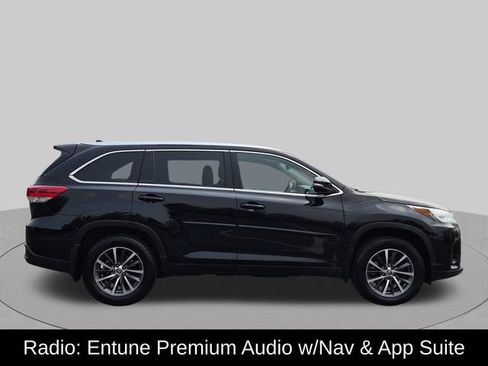 Used 2019 Toyota Highlander XLE AWD/4WD image 4