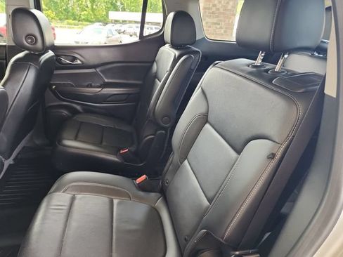 Used 2020 GMC Acadia SLT w/ LPO, Floor Liner Package FWD image 19