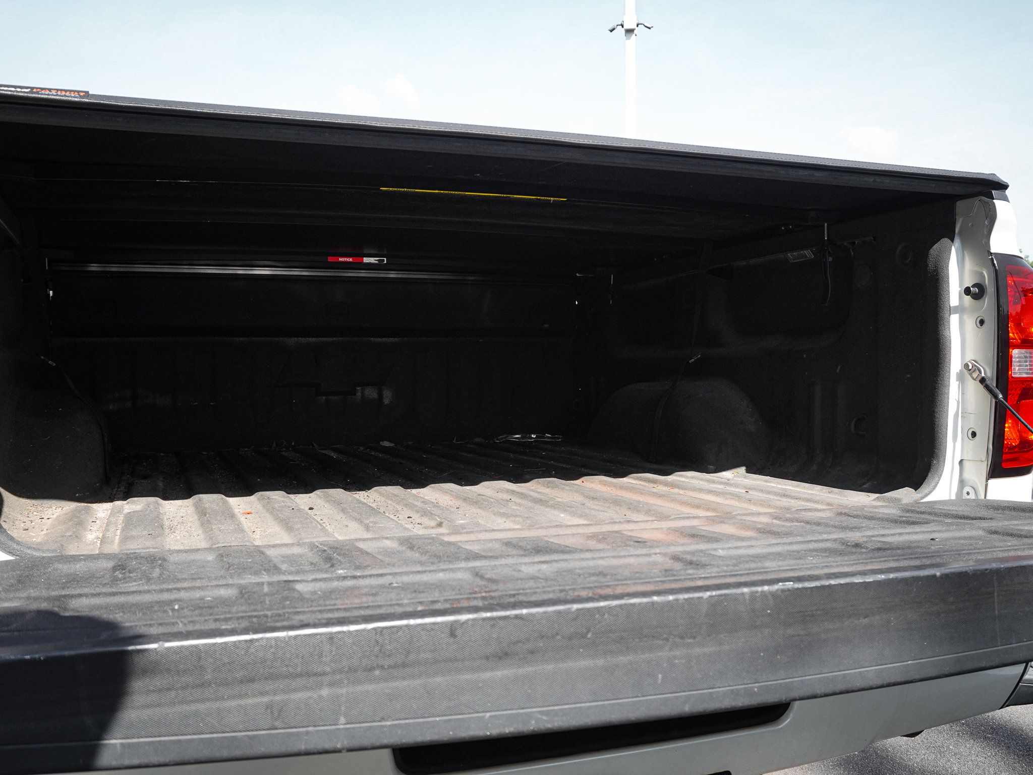 Used 2015 Chevrolet Silverado 1500 High Country w/ High Country Premium Package AWD/4WD image 30