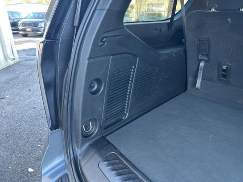 Used 2021 Chevrolet Suburban LS image 21