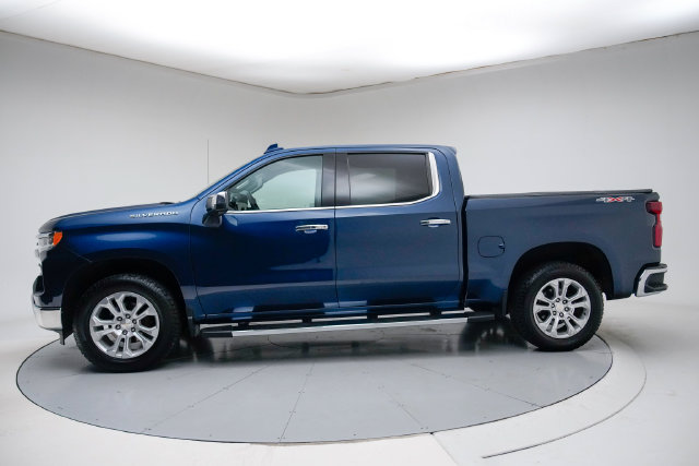 Used 2023 Chevrolet Silverado 1500 LTZ w/ LTZ Convenience Package II AWD/4WD image 2