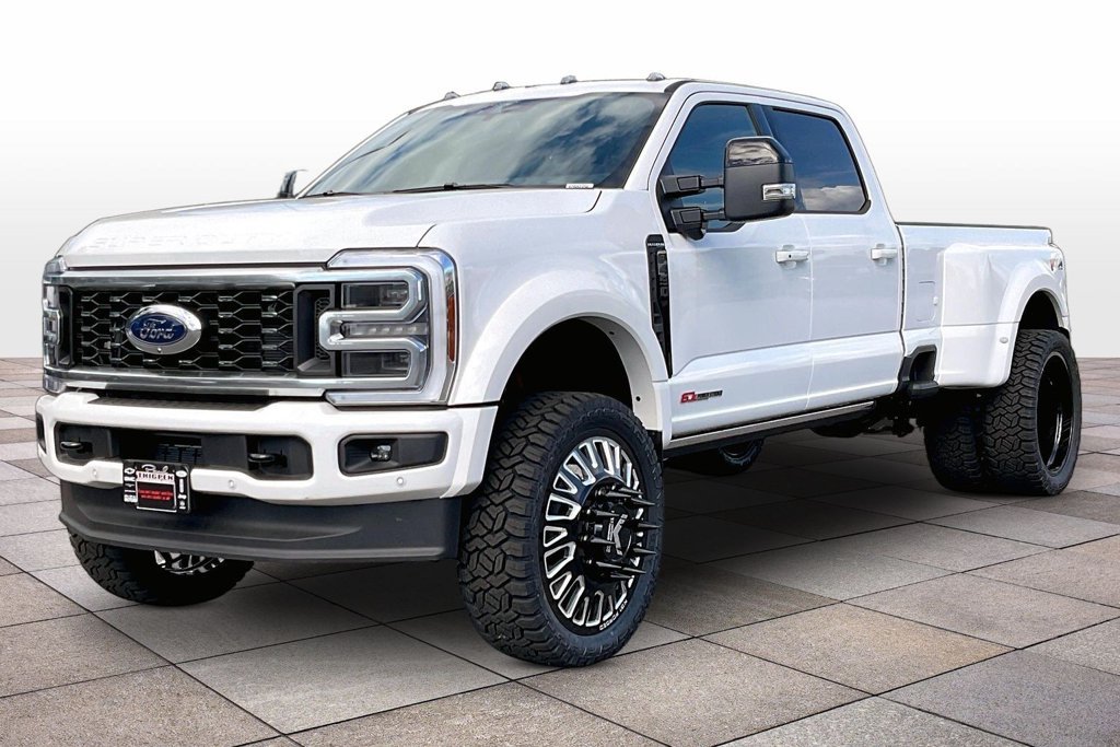 New 2026 Ford F450 Platinum w/ FX4 Off-Road Package AWD/4WD image 2
