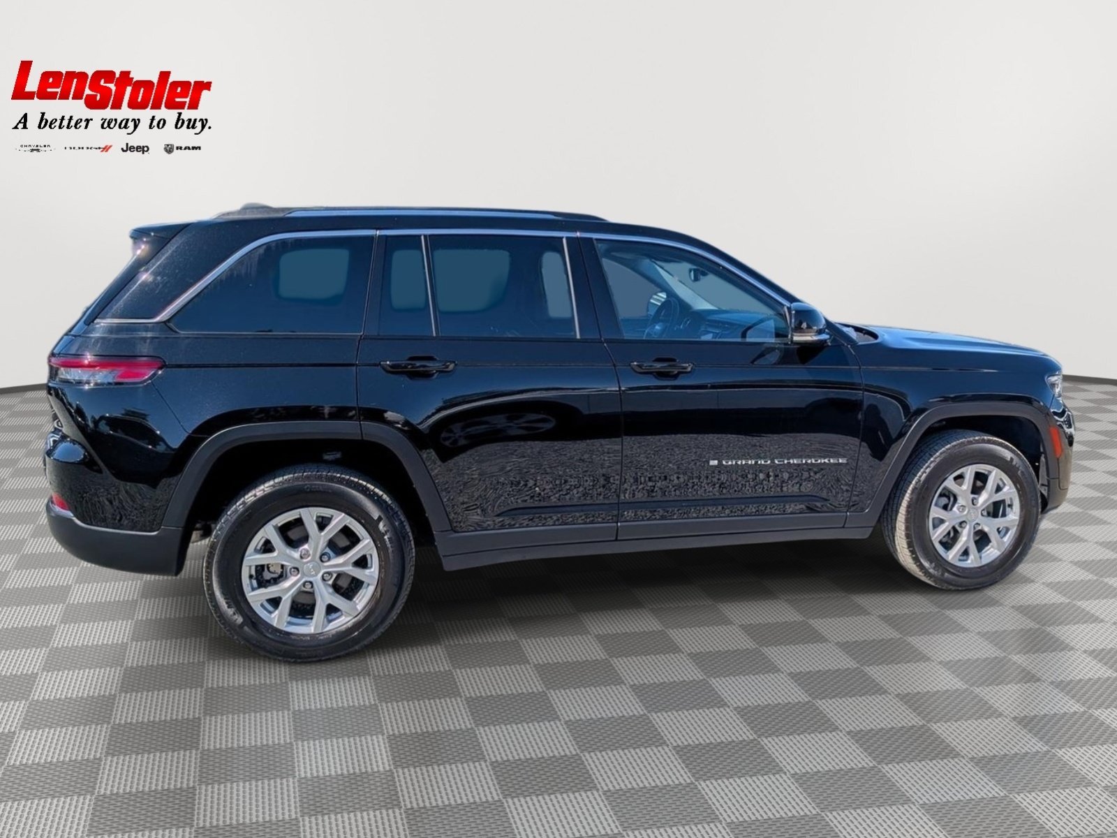 Used 2023 Jeep Grand Cherokee Limited w/ Trailer Tow Prep Group (B) AWD/4WD image 6