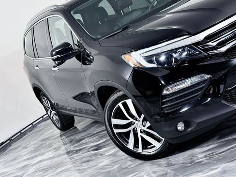 Used 2018 Honda Pilot Touring image 4