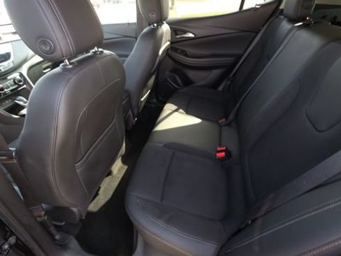 Used 2023 Buick Encore GX Preferred w/ Cold Weather Comfort Package FWD image 17