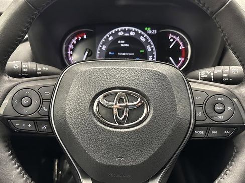 Used 2023 Toyota RAV4 XLE Premium image 16
