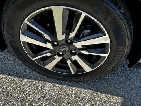 New 2025 Nissan Versa SV w/ Trunk Package image 12