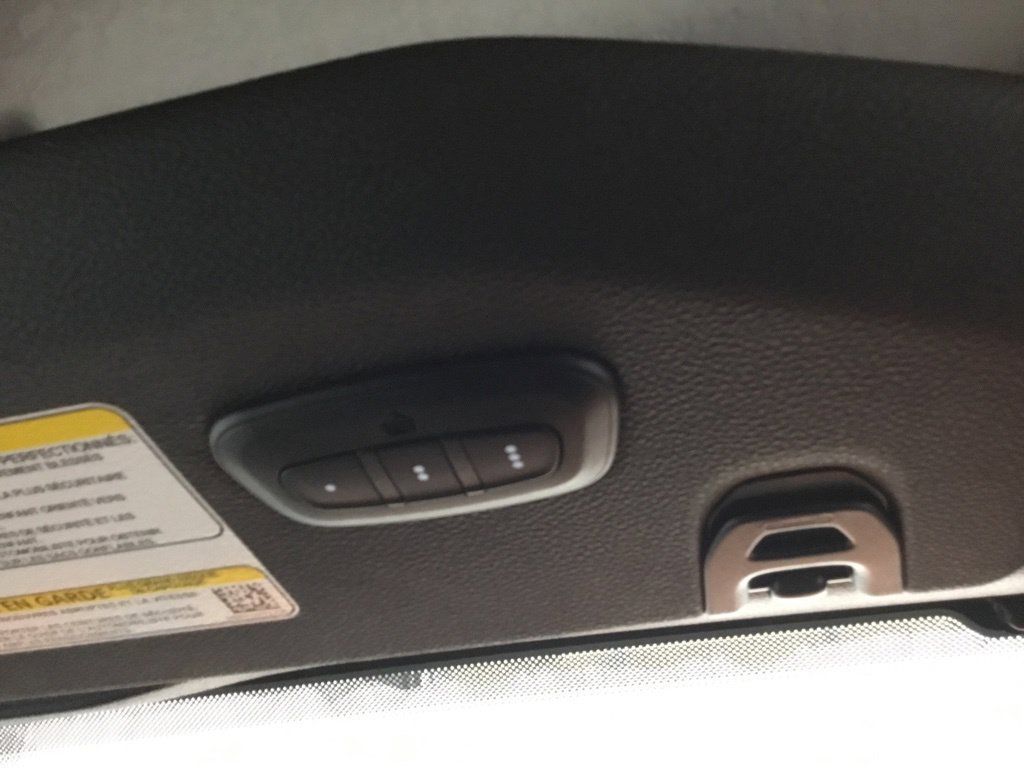 Used 2025 Jeep Gladiator Mojave AWD/4WD image 38