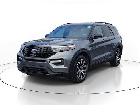 Certified 2022 Ford Explorer ST-Line w/ Class IV Trailer Tow Package image 2