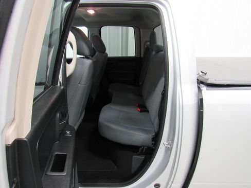 Used 2018 RAM 1500 ST w/ SXT Appearance Group AWD/4WD image 38