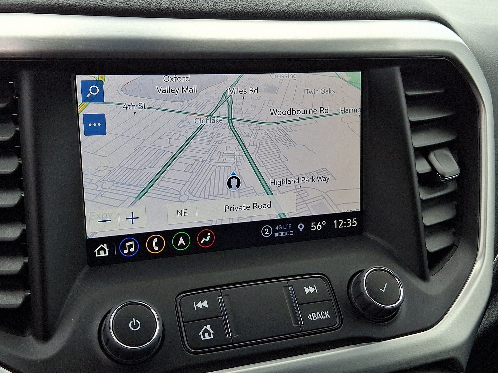 Used 2023 GMC Acadia SLE w/ Driver Convenience Package FWD image 18