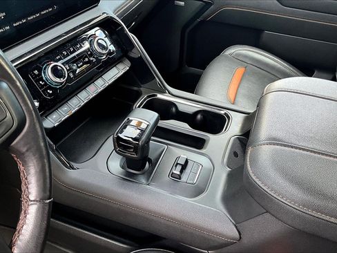 Used 2023 GMC Sierra 1500 AT4 image 11