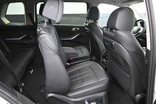 Used 2021 BMW X7 xDrive40i w/ Parking Assistance Package AWD/4WD image 26