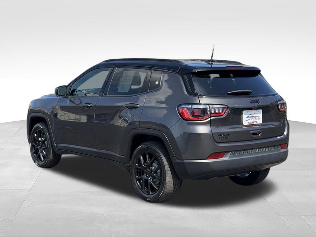 Used 2023 Jeep Compass Latitude w/ Convenience Group AWD/4WD image 14