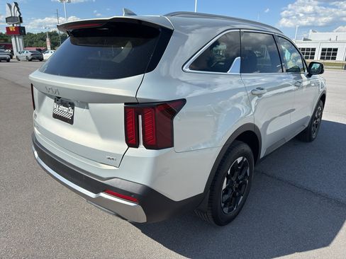 Used 2026 Kia Sorento S AWD/4WD image 9