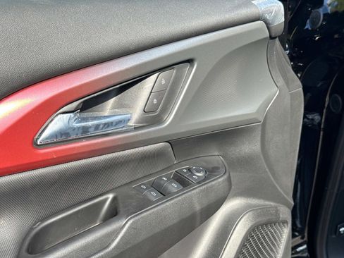 New 2025 Chevrolet Equinox EV RS image 17