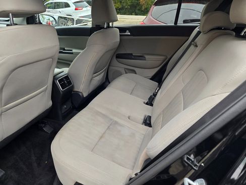 Used 2020 Kia Sportage LX image 13