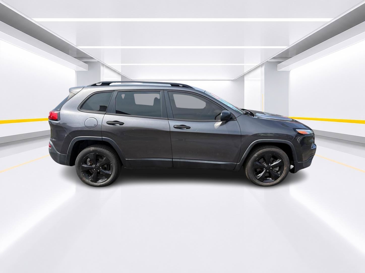 Used 2017 Jeep Cherokee Sport FWD image 3
