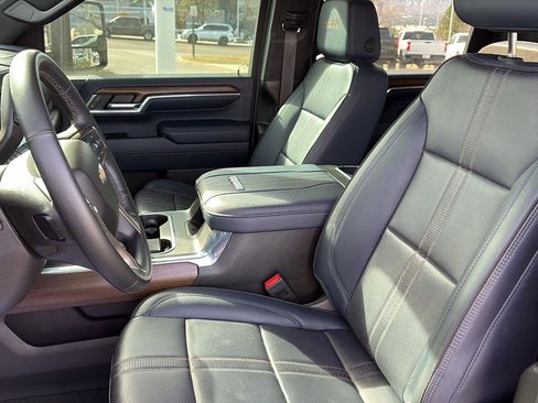 Used 2024 Chevrolet Silverado 3500 High Country w/ Z71 Off-Road Package image 11