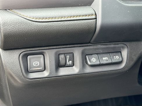 Used 2023 GMC Acadia AT4 w/ Technology Package image 10