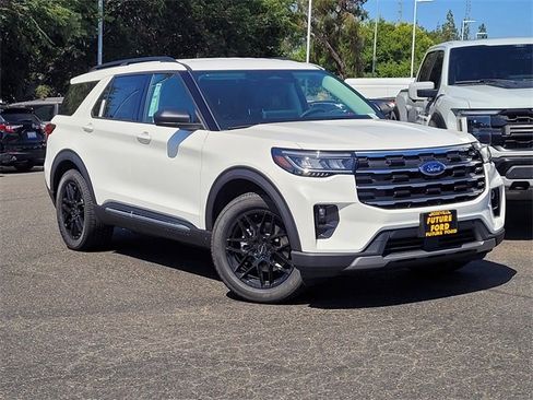 New 2025 Ford Explorer Active w/ Active Comfort Package image 1