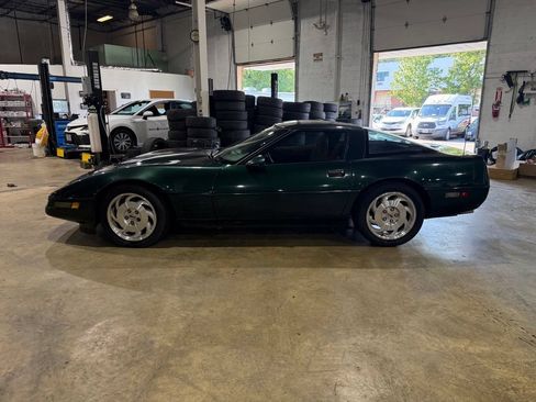 Used 1994 Chevrolet Corvette Coupe RWD image 4