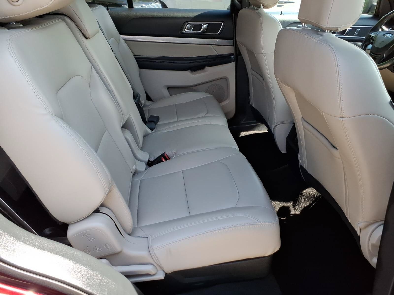 Certified 2019 Ford Explorer XLT w/ Equipment Group 202A AWD/4WD image 27