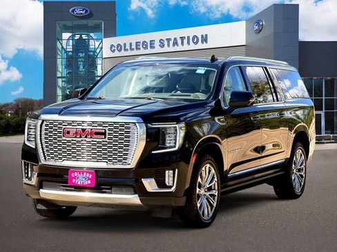 Used 2023 GMC Yukon XL Denali image 3
