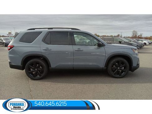 New 2025 Honda Pilot Black Edition image 10