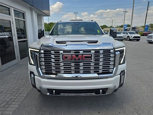 New 2025 GMC Sierra 2500 Denali image 2