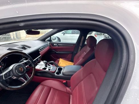 Used 2023 Porsche Cayenne Coupe AWD/4WD image 31