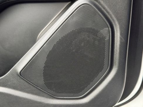 Used 2020 Ford Explorer XLT w/ Equipment Group 202A image 31