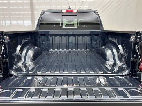 New 2026 RAM 1500 4x4 Crew Cab image 9