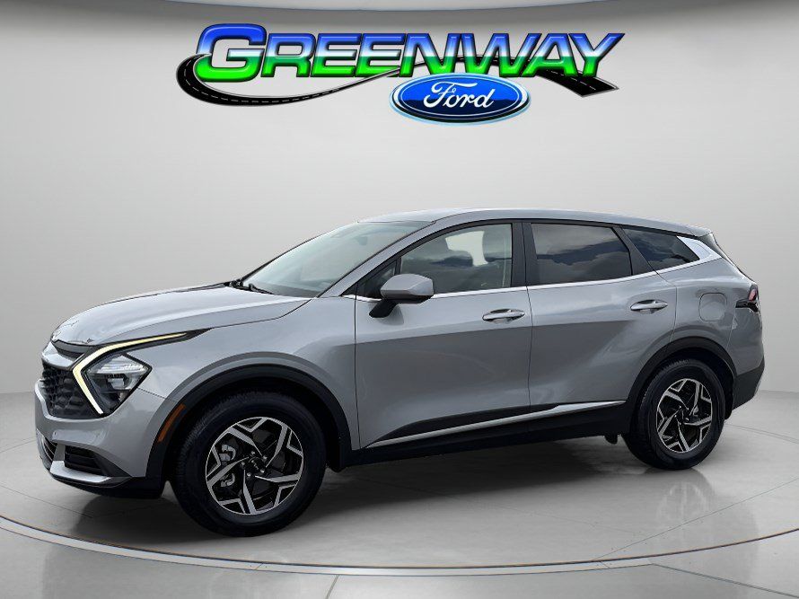 Used 2023 Kia Sportage LX FWD image 1