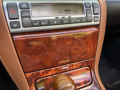 Used 2002 Lexus SC 430 Convertible image 27