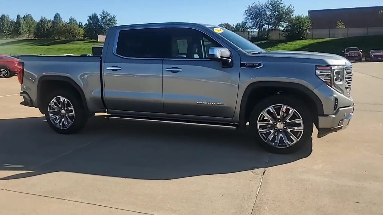 Used 2024 GMC Sierra 1500 Denali w/ Denali Reserve Package AWD/4WD image 2