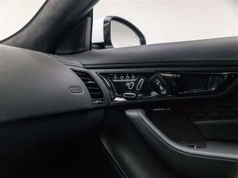 Certified 2024 Jaguar F-TYPE Coupe AWD image 34