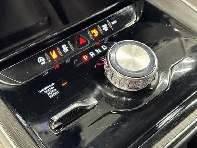 Used 2024 Jeep Wagoneer L Series II w/ Flexible Seating Group AWD/4WD image 25
