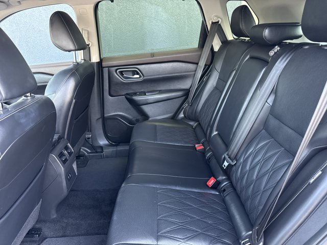 Certified 2023 Nissan Rogue Platinum FWD image 6