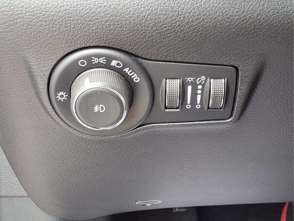 Used 2025 Jeep Compass Limited AWD/4WD image 19