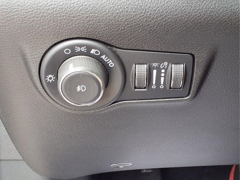 Used 2025 Jeep Compass Limited AWD/4WD image 19
