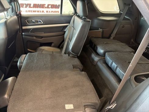 Used 2016 Ford Explorer XLT w/ Equipment Group 202A image 31