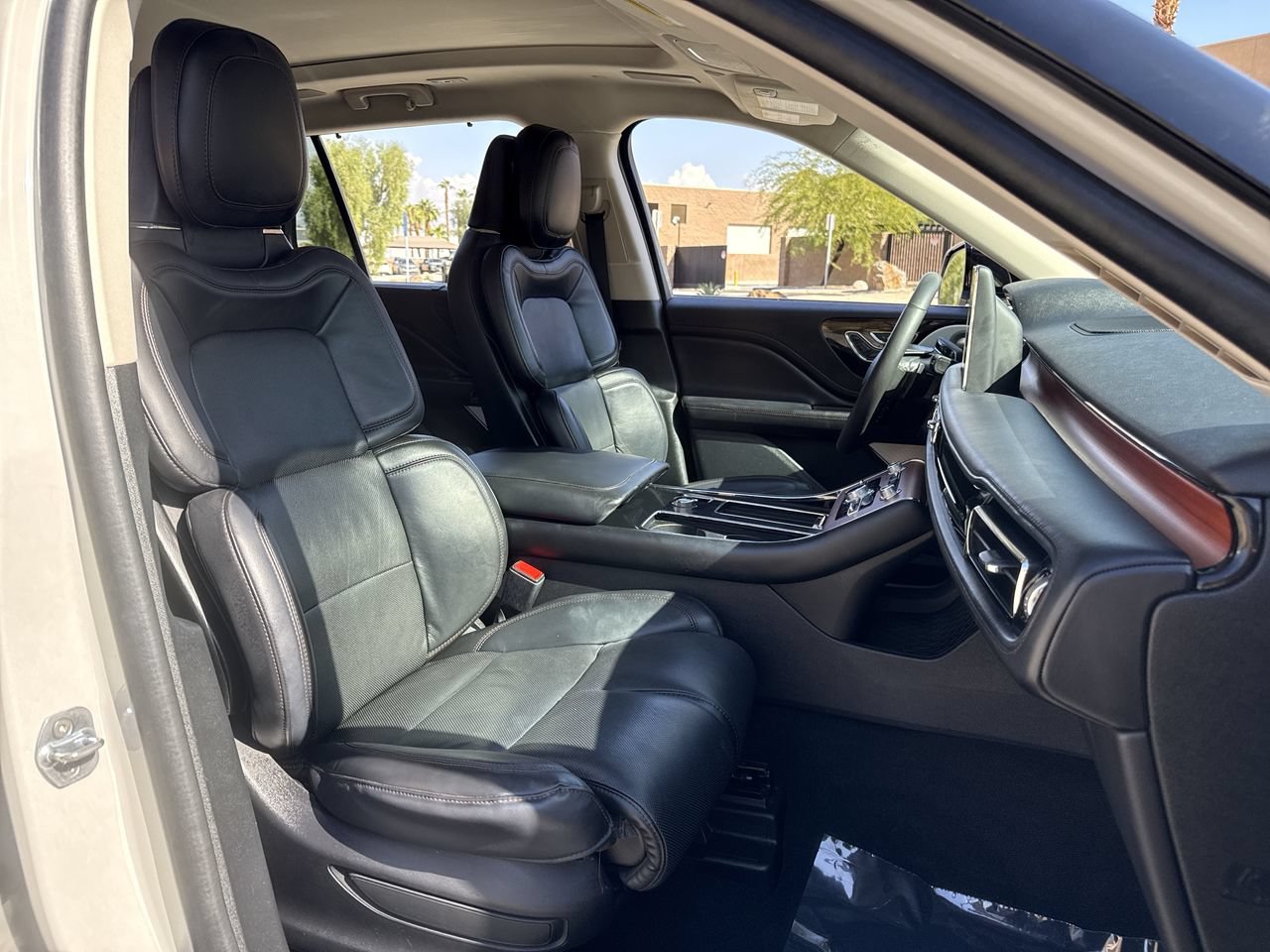 Used 2024 Lincoln Aviator Reserve w/ Equipment Group 201A RWD image 16