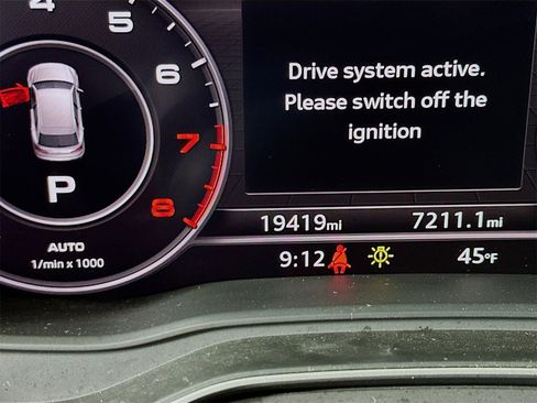 Used 2020 Audi Q5 e Premium Plus w/ Premium Plus Package image 12